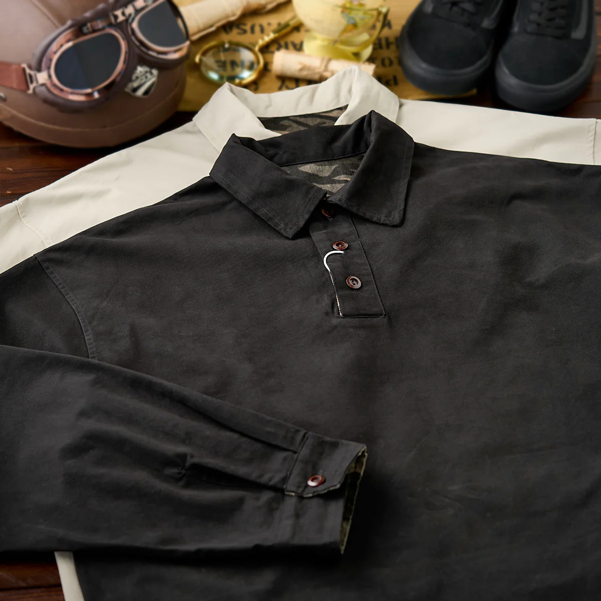 裏地カモ柄 裾ドローコード付きハーフボタンプルオーバー - Image 5
