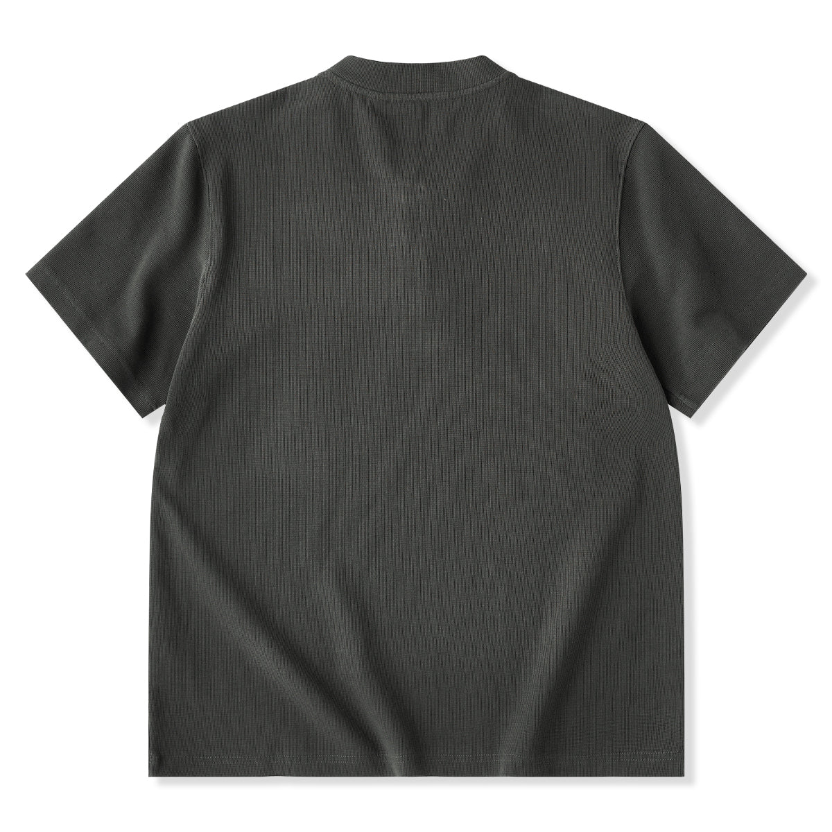 ワンポイントタグ入り 3つボタンワッフルヘンリーネックTシャツ - Image 4