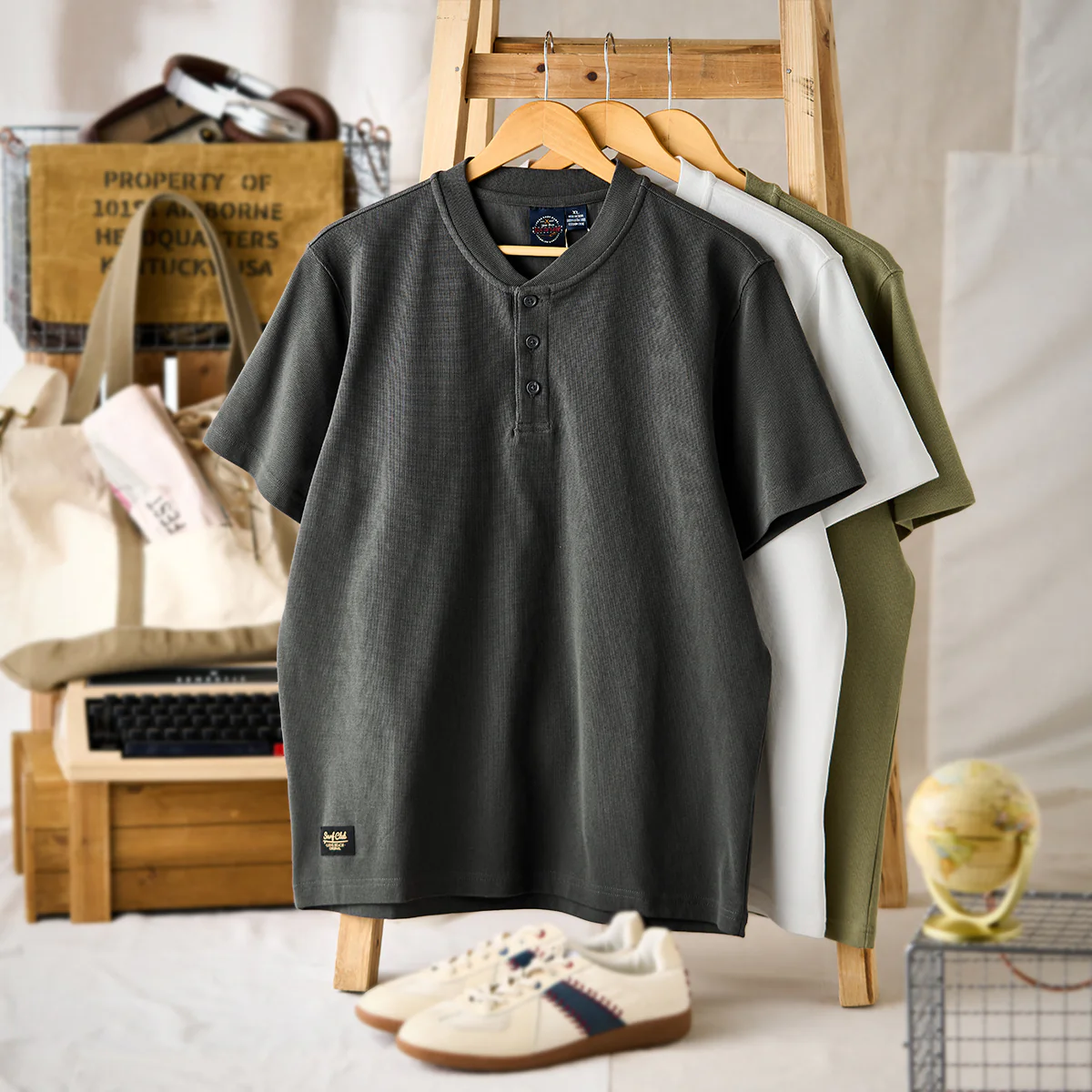 ワンポイントタグ入り 3つボタンワッフルヘンリーネックTシャツ - Image 5