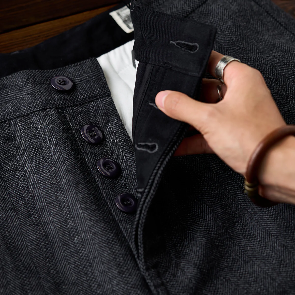 Business&Casual　ウール混ヘリンボーンツイルスラックス - Image 9