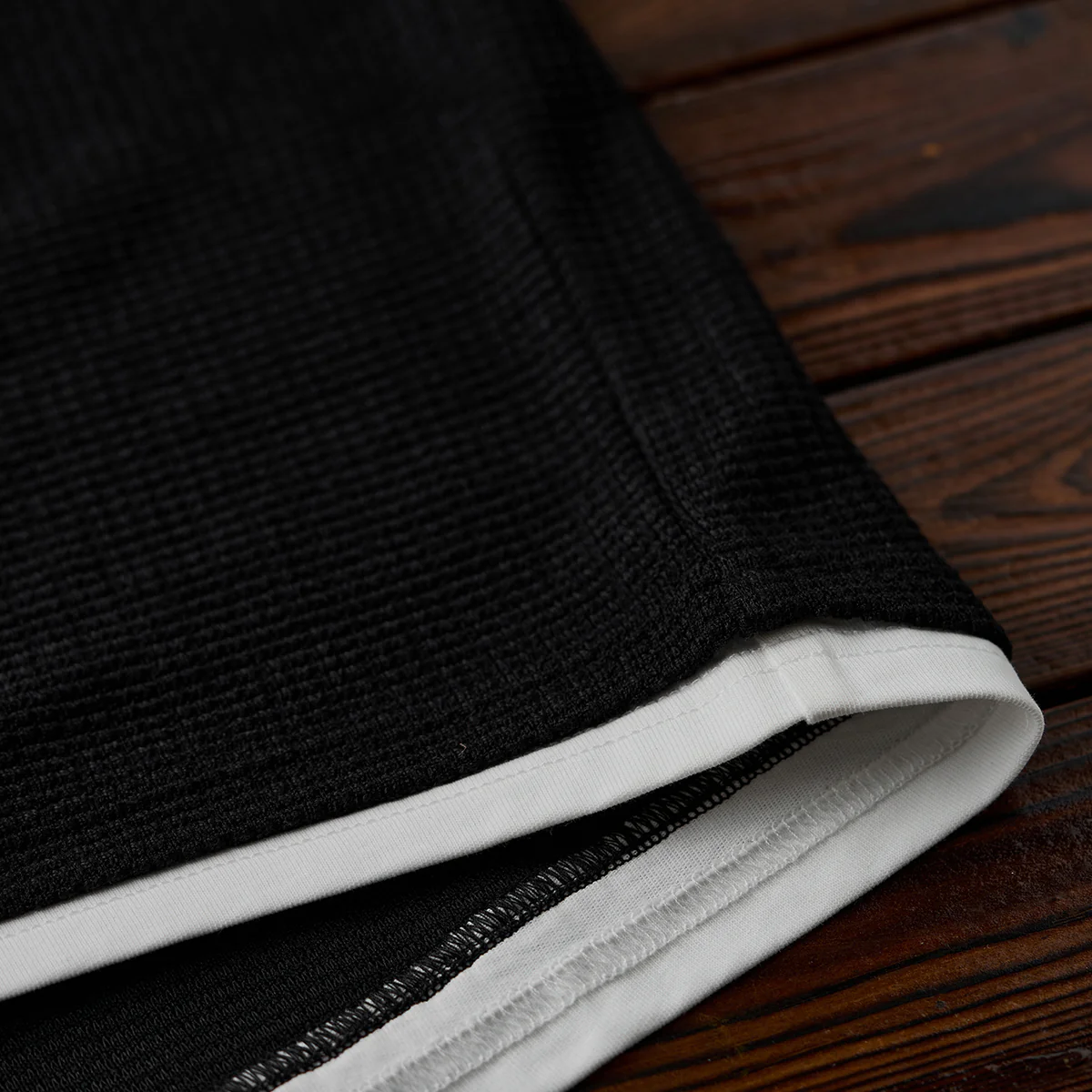 【予約】「KaraKu」ロゴ刺繍 フェイクレイヤードワッフルテクスチャTee - Image 16