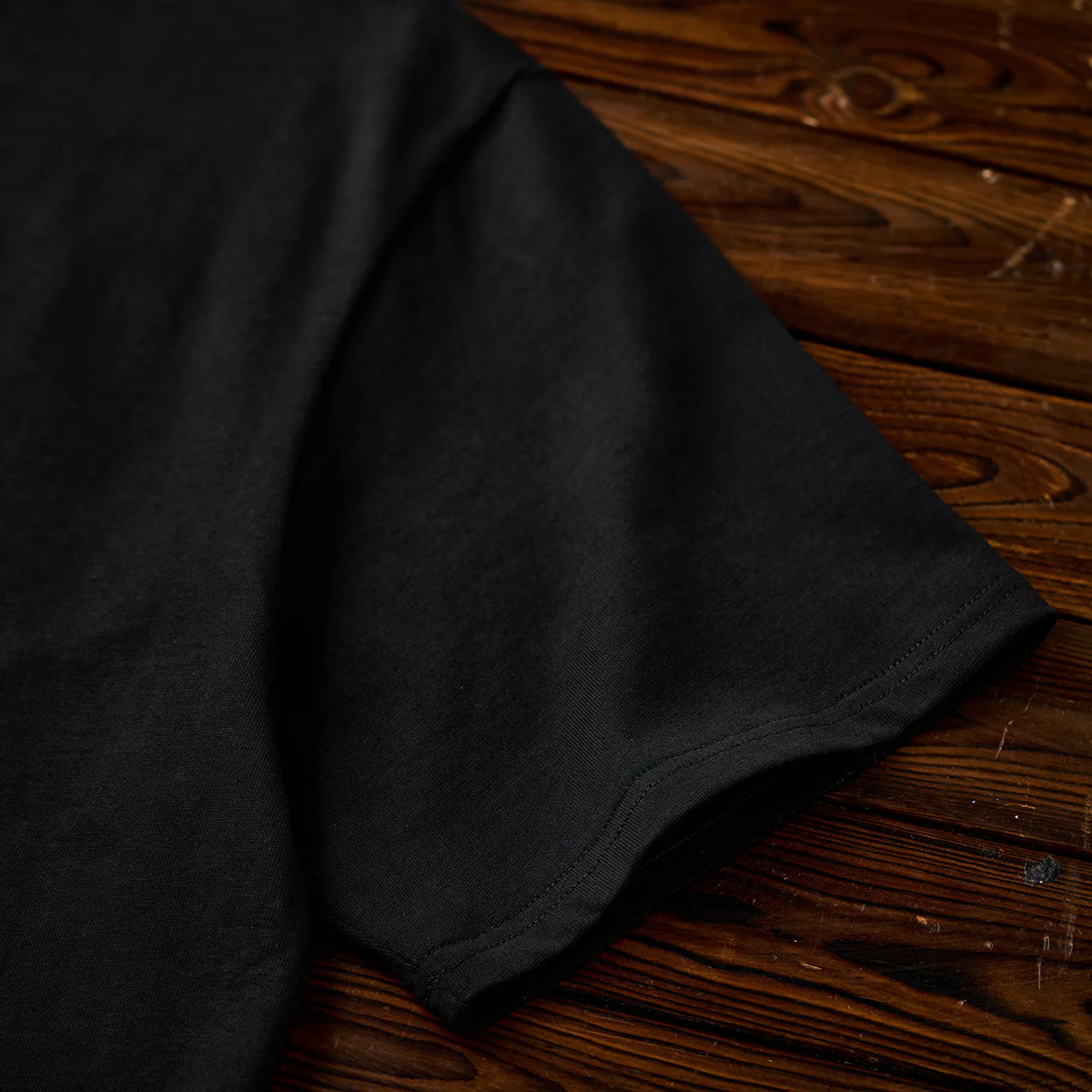 紅白ヒモ付きサイドジップ オールブラックコットンベーシックTee - Image 12