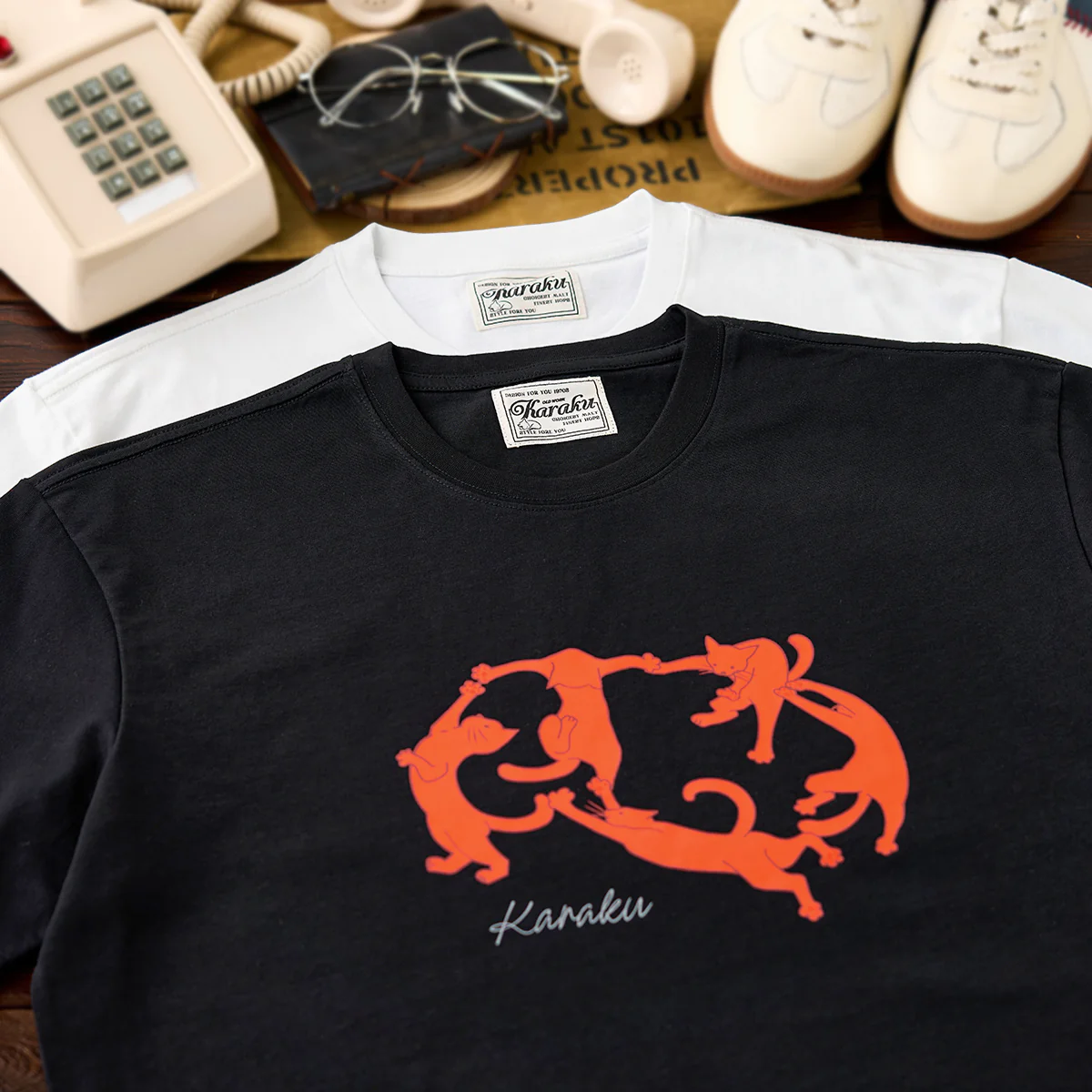 「KaraKu Art・Cat Dance」パロディ風プリントコットンTシャツ - Image 5