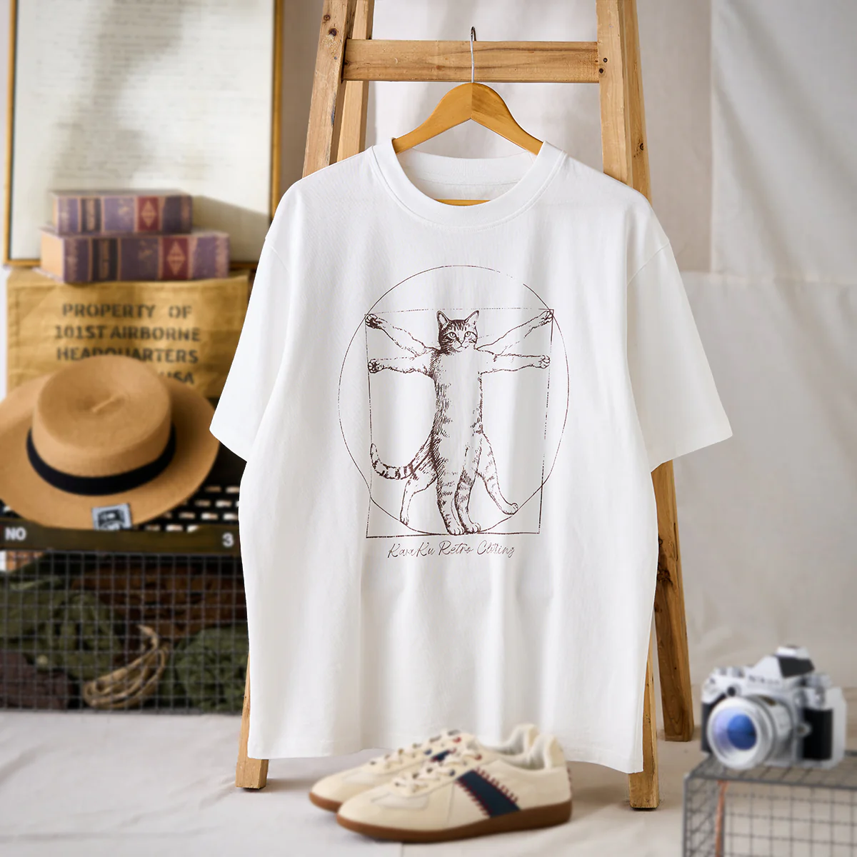 「ウィトルウィウス的にゃん体図」スケッチ風線画コットンTee - Image 3