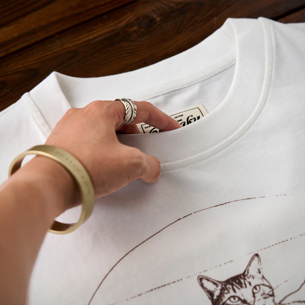 「ウィトルウィウス的にゃん体図」スケッチ風線画コットンTee - Image 8