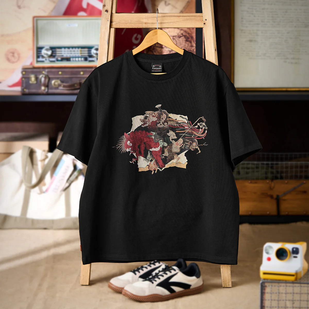 室町時代「妖怪が絵巻を破り出る」浮世絵風プリントコットンTee - Image 3