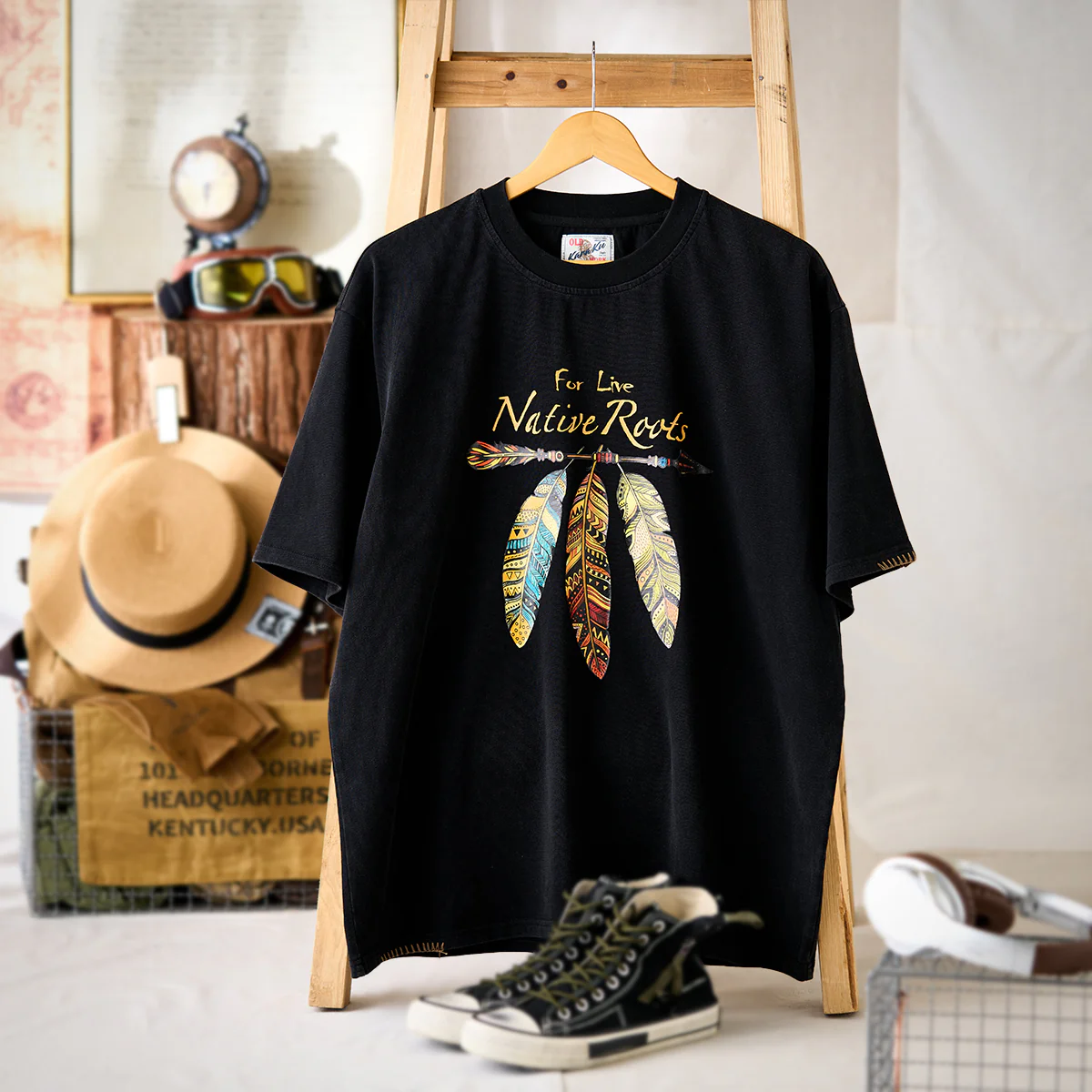 飾りステッチ ナバホ風のフェザープリントコットンTee - Image 3