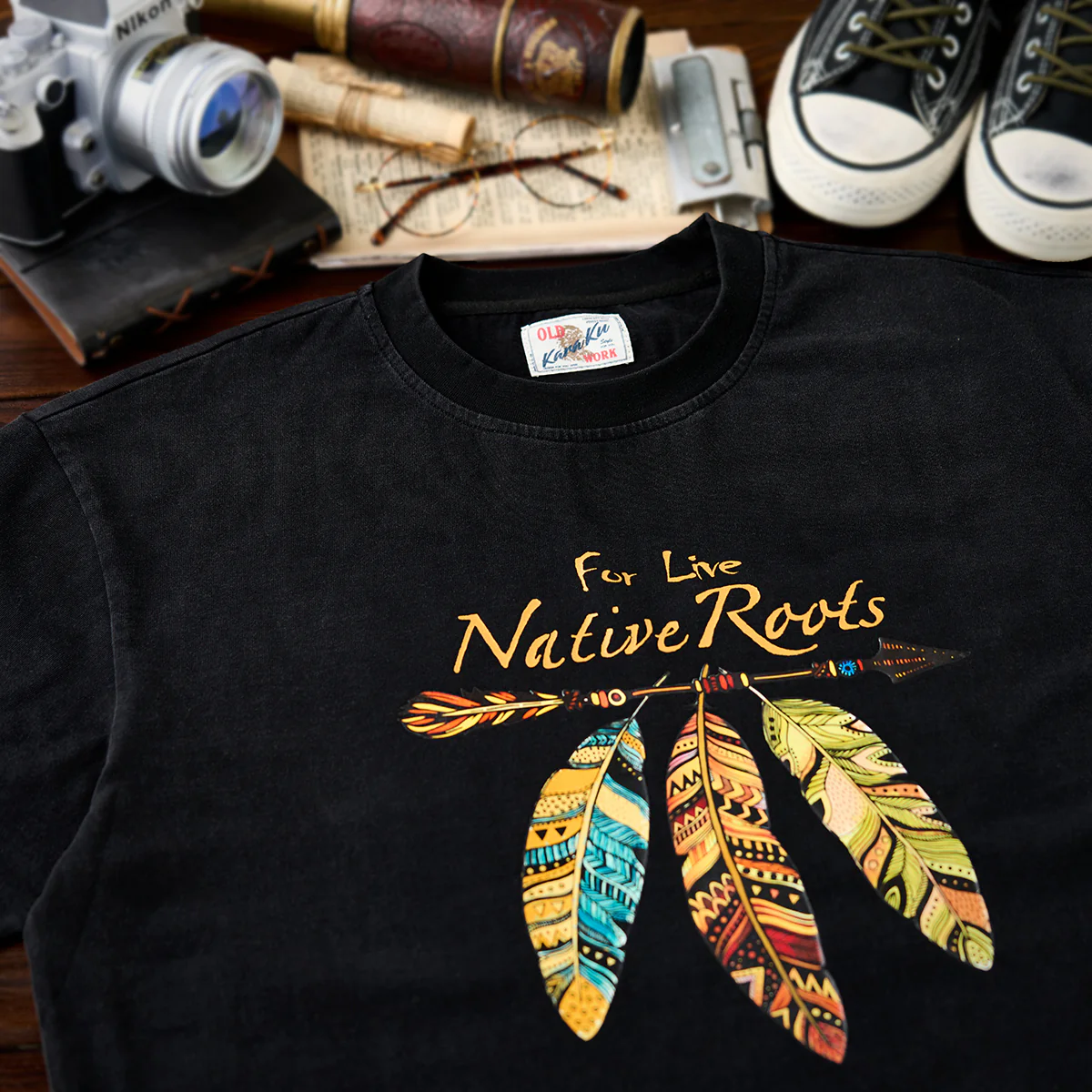 飾りステッチ ナバホ風のフェザープリントコットンTee - Image 5