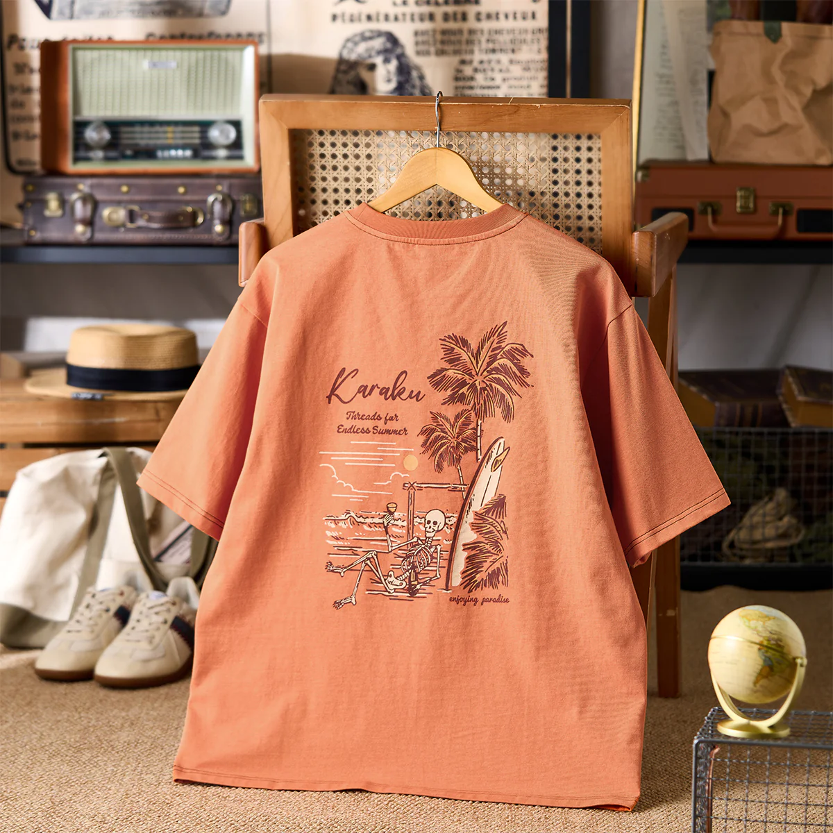 「骸骨・サマーバケーション」バックプリント入りコットンポケットTee - Image 3