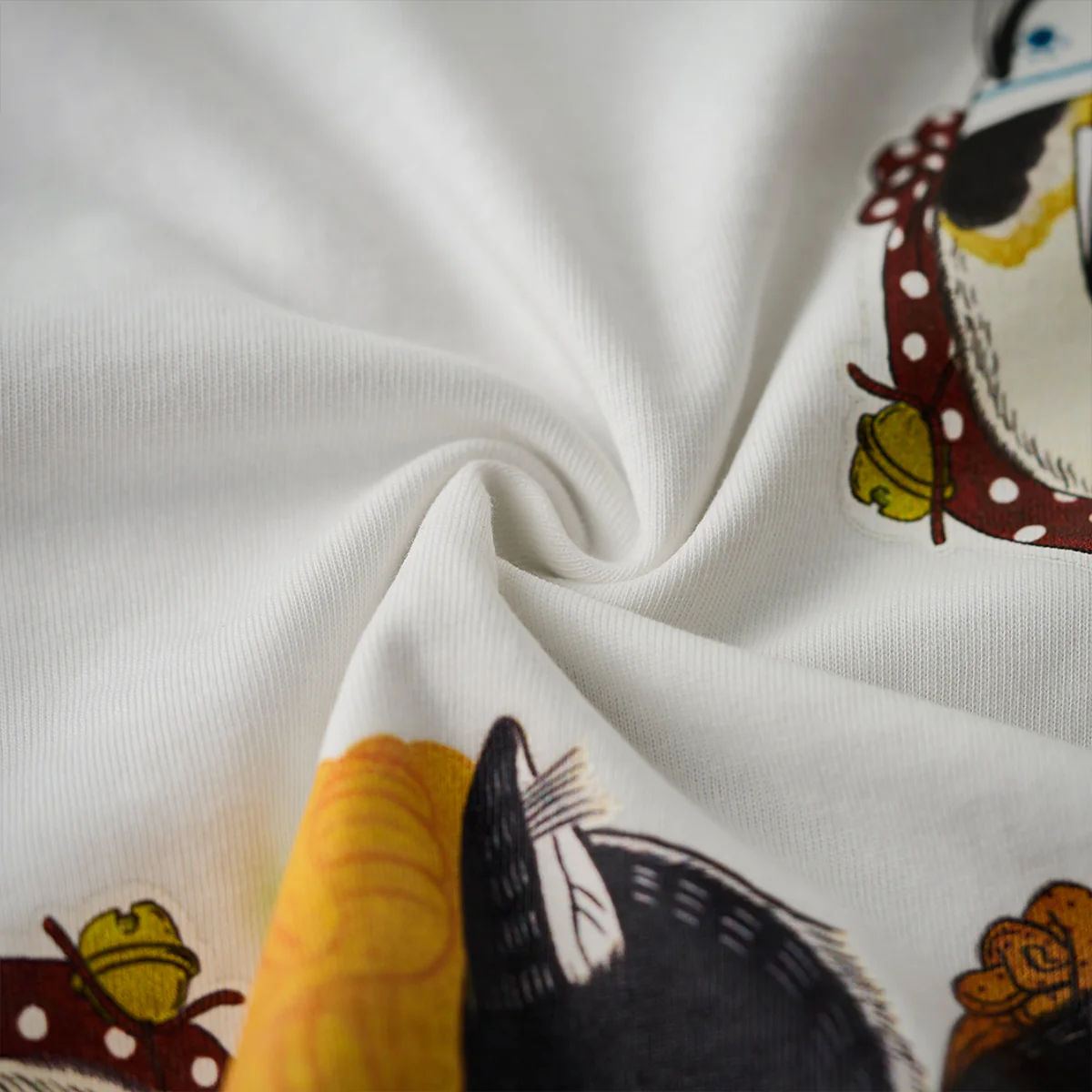 「KarakuxMinatoyayoshiki」猫頭キャッチャー!ポケットコットンTEE - Image 9