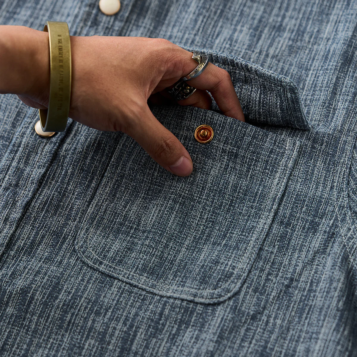 オーダーメイドパール調ボタン付き　「Karaku」刺繍入り先染めワークシャツ - Image 14