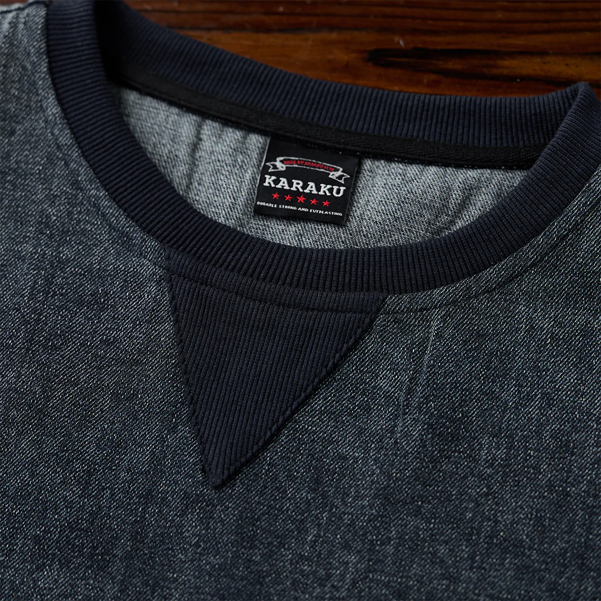 袖「Alley-oop」刺繡 Vガゼットストーンウォッシュデニムスウェット - Image 6