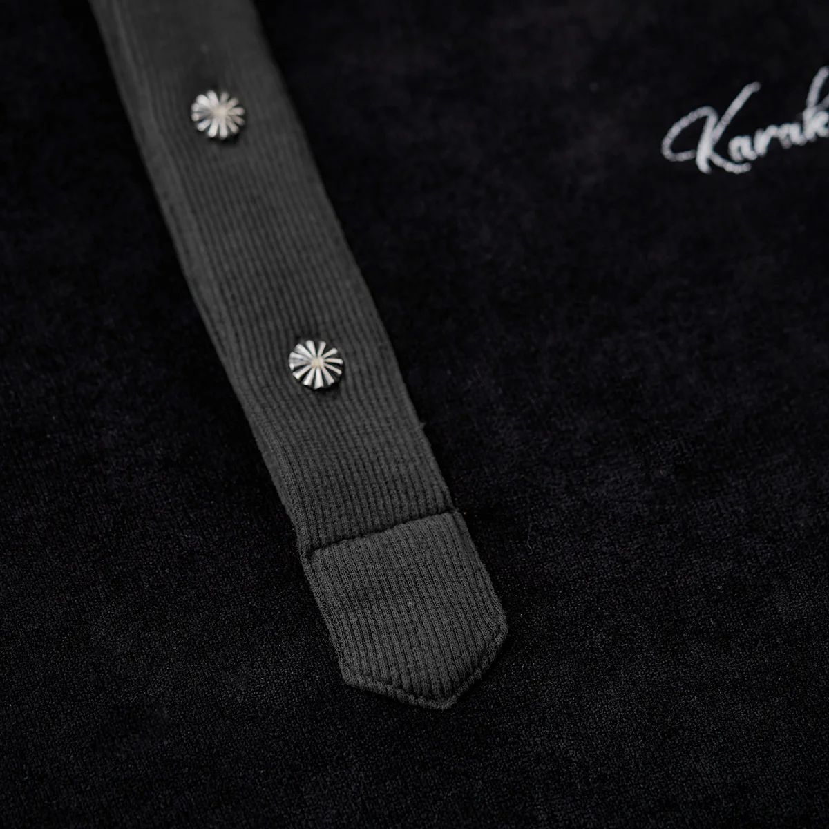 「KaraKu」刺繍入り　両面起毛フリースヘンリーネックスウェット - Image 9