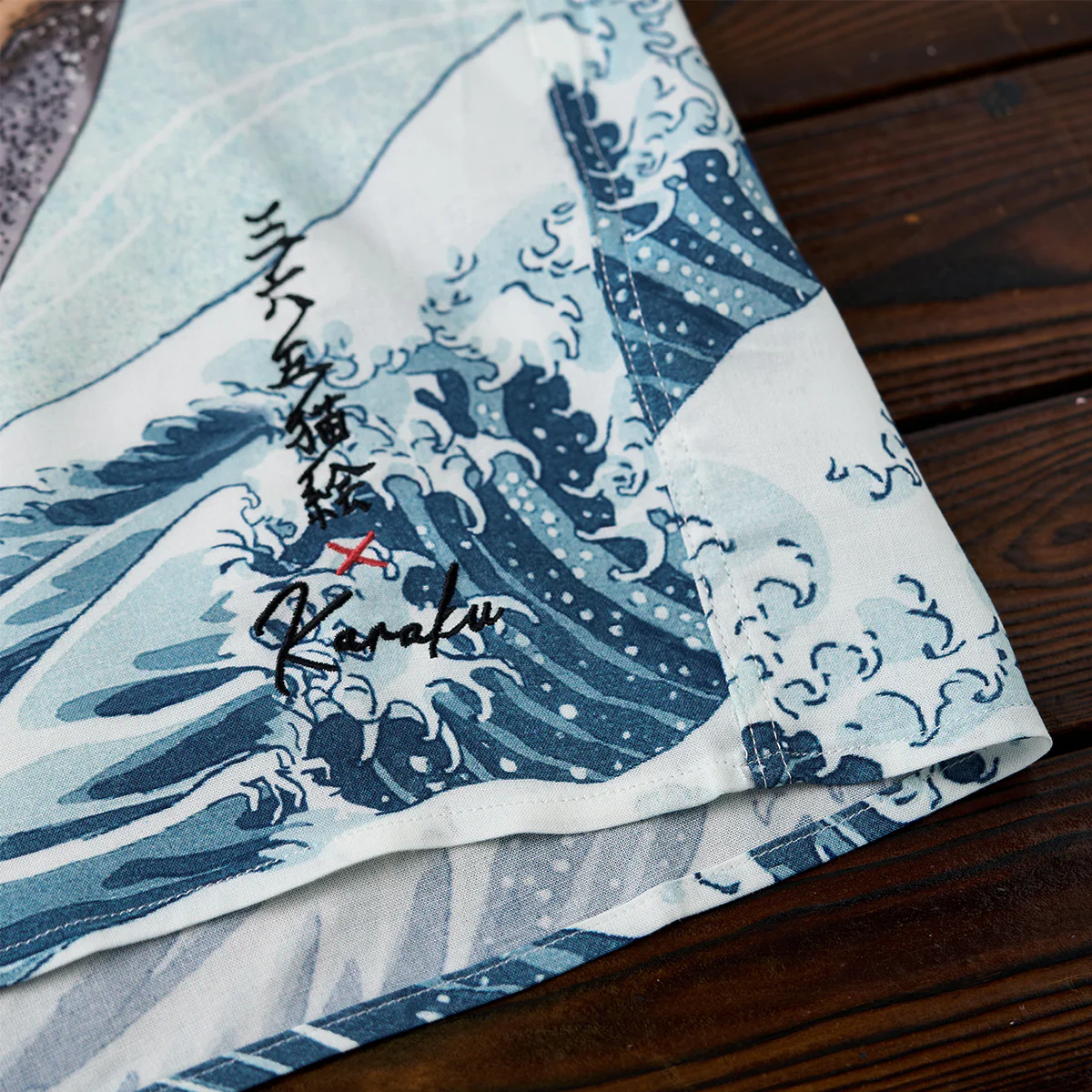 「KaraKux365CAT.ART」刺繡入り 鯨と泳ぐ猫 アロハシャツ - Image 18