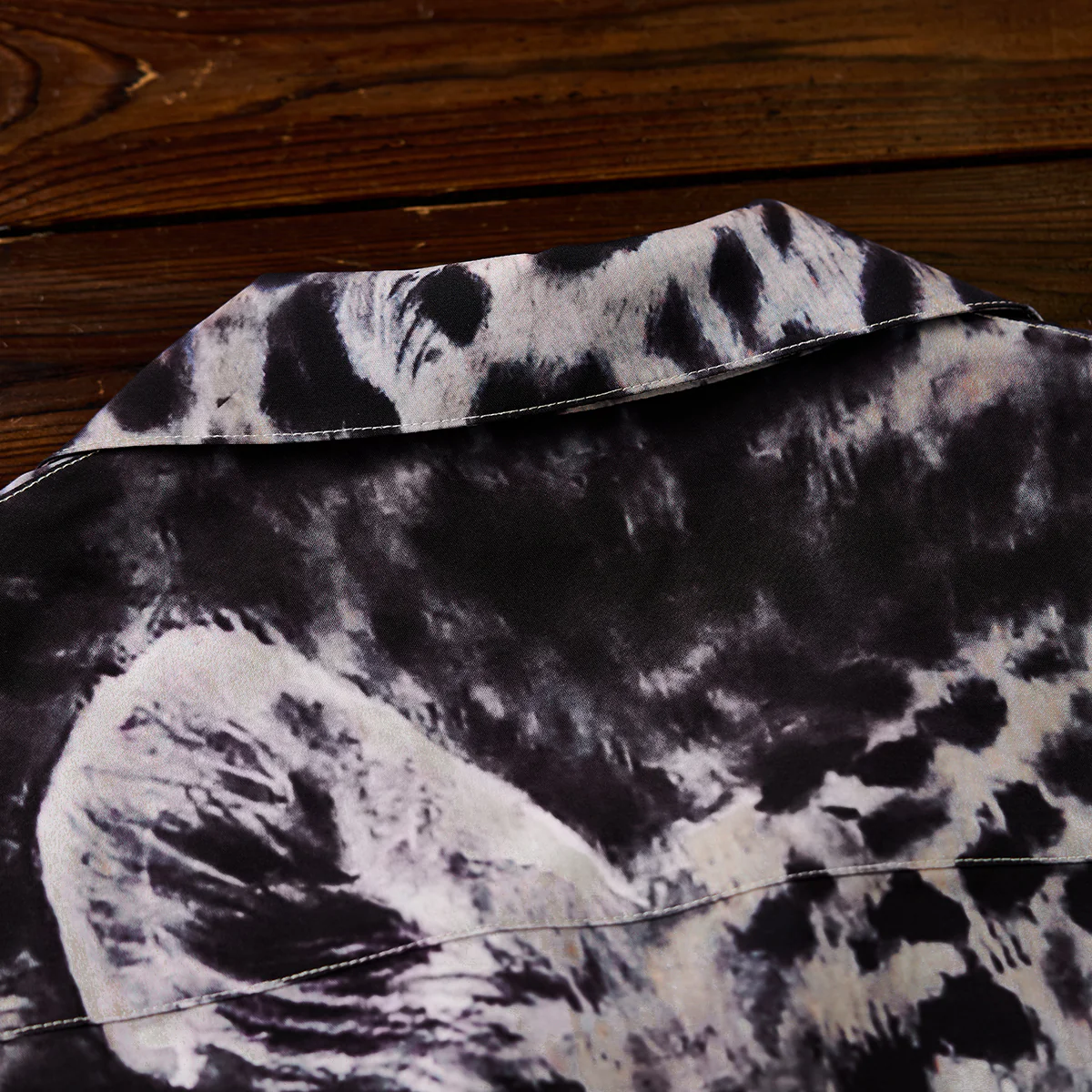 Karaku×川又聡「Snow leopard 雪豹」プリント入りオープンカラーシャツ - Image 19