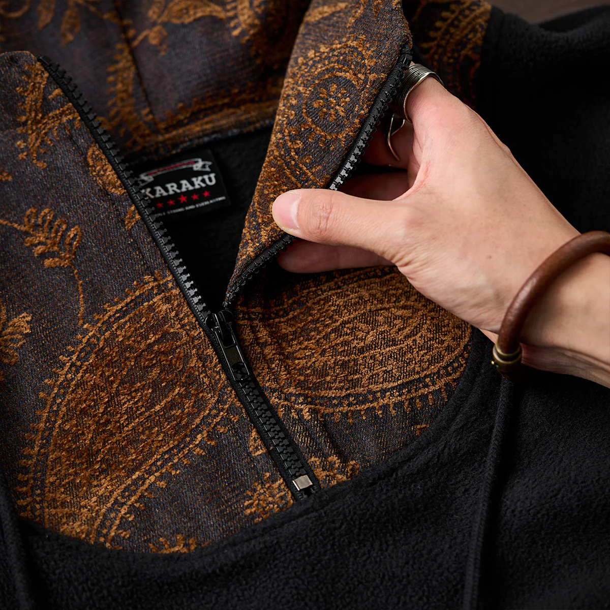 ペイズリー柄シェニル切替 ハーフジップフリースパーカー - Image 8