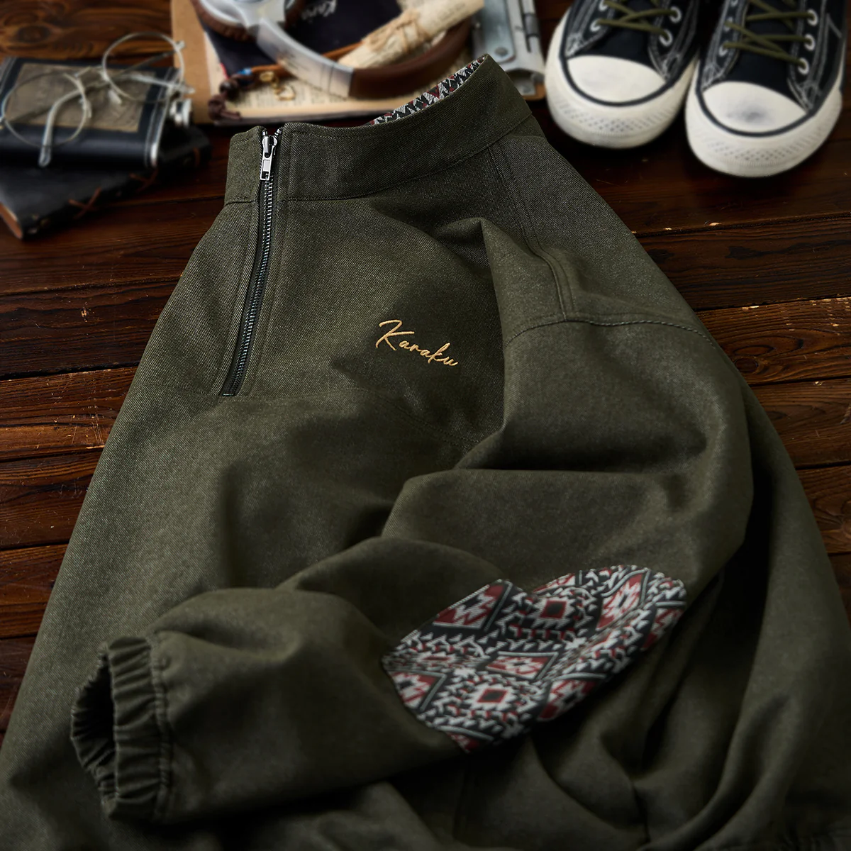 「KaraKu」ロゴ刺繡　裏ナバホ調柄・肘パッチハーフジップデニムスウェット - Image 5