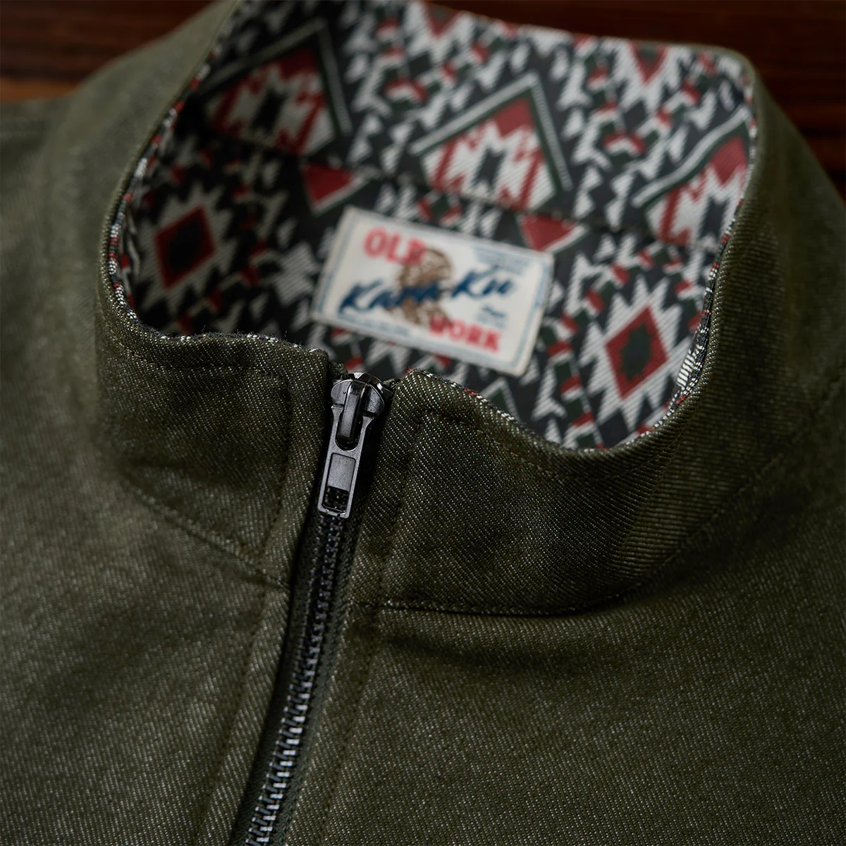 「KaraKu」ロゴ刺繡　裏ナバホ調柄・肘パッチハーフジップデニムスウェット - Image 6