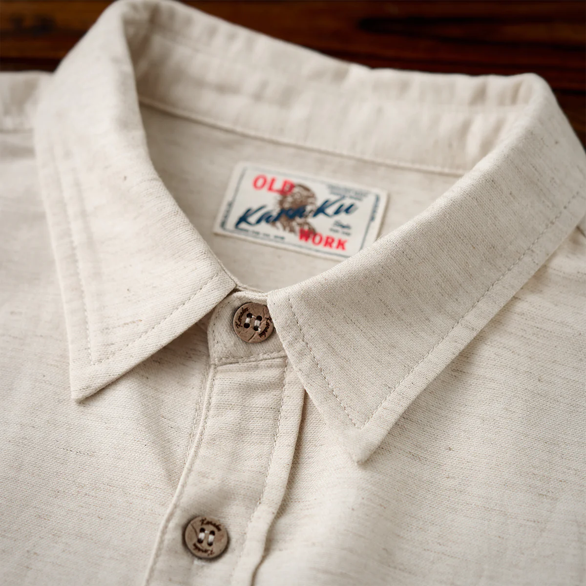赤ヒモ付き Karaku刺繍入りテンセル×リネン混紡長袖シャツ - Image 11