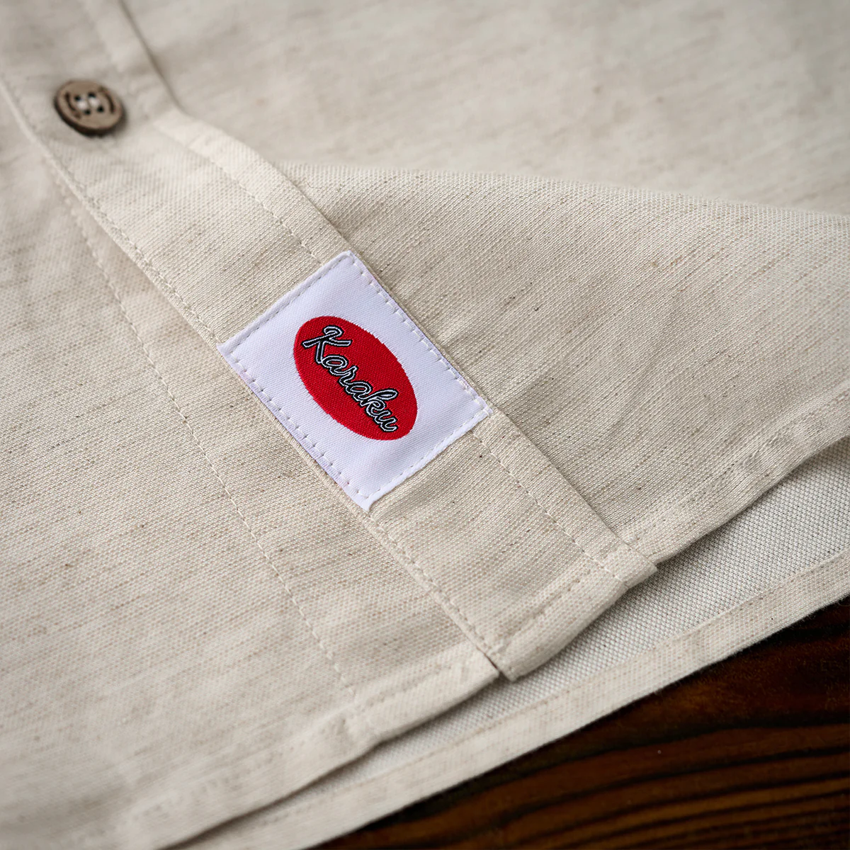 赤ヒモ付き Karaku刺繍入りテンセル×リネン混紡長袖シャツ - Image 16