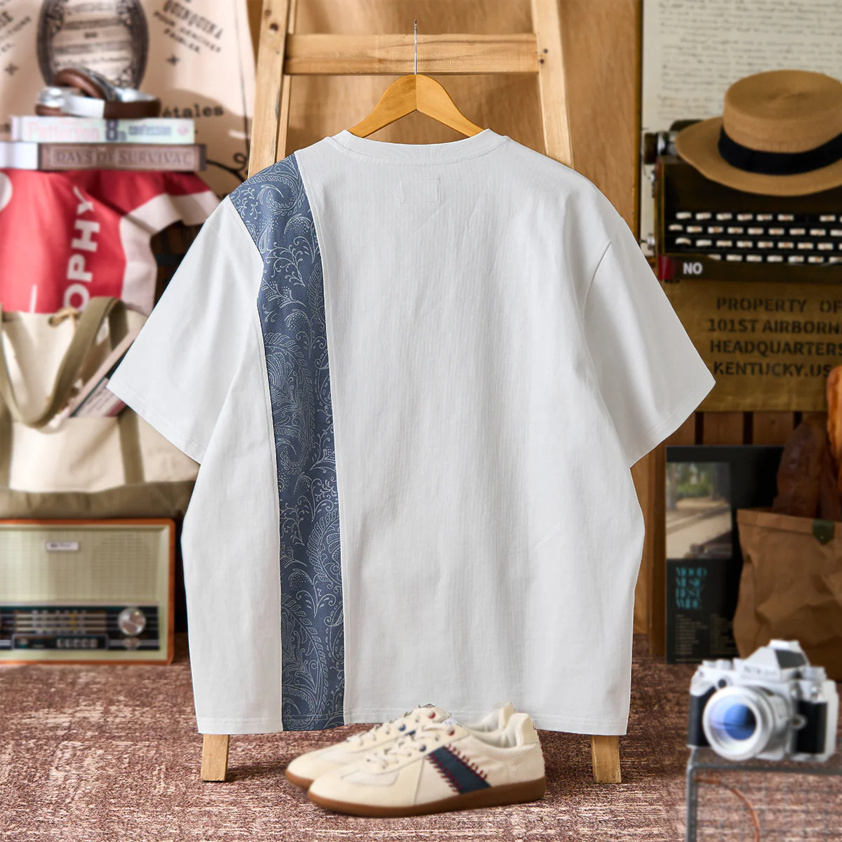フェイクデニムペイズリー柄パッチ切替コットンTシャツ - Image 4
