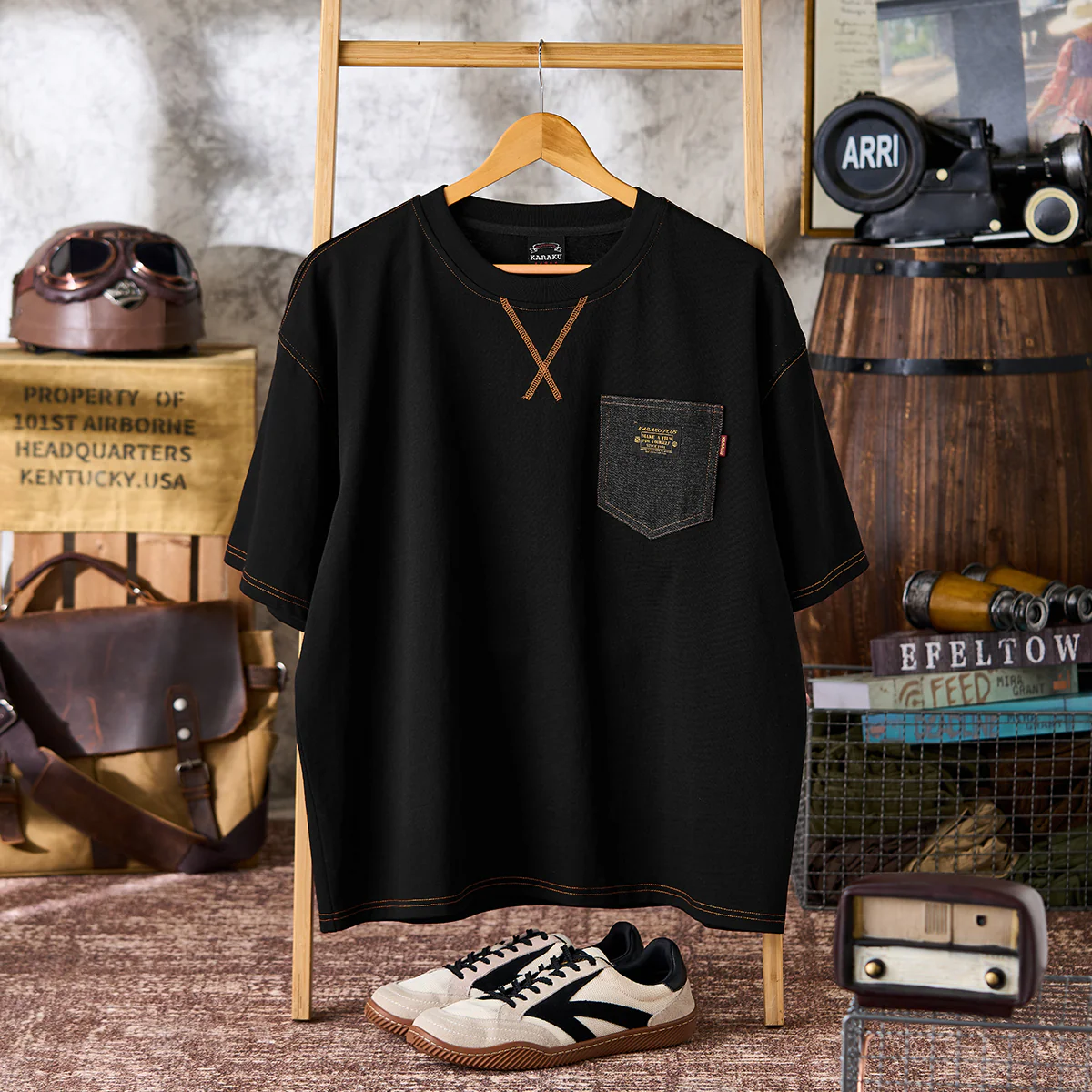 【予約】レトロオレンジステッチ入り 異素材デニムポケット付き半袖コットンTee - Image 3