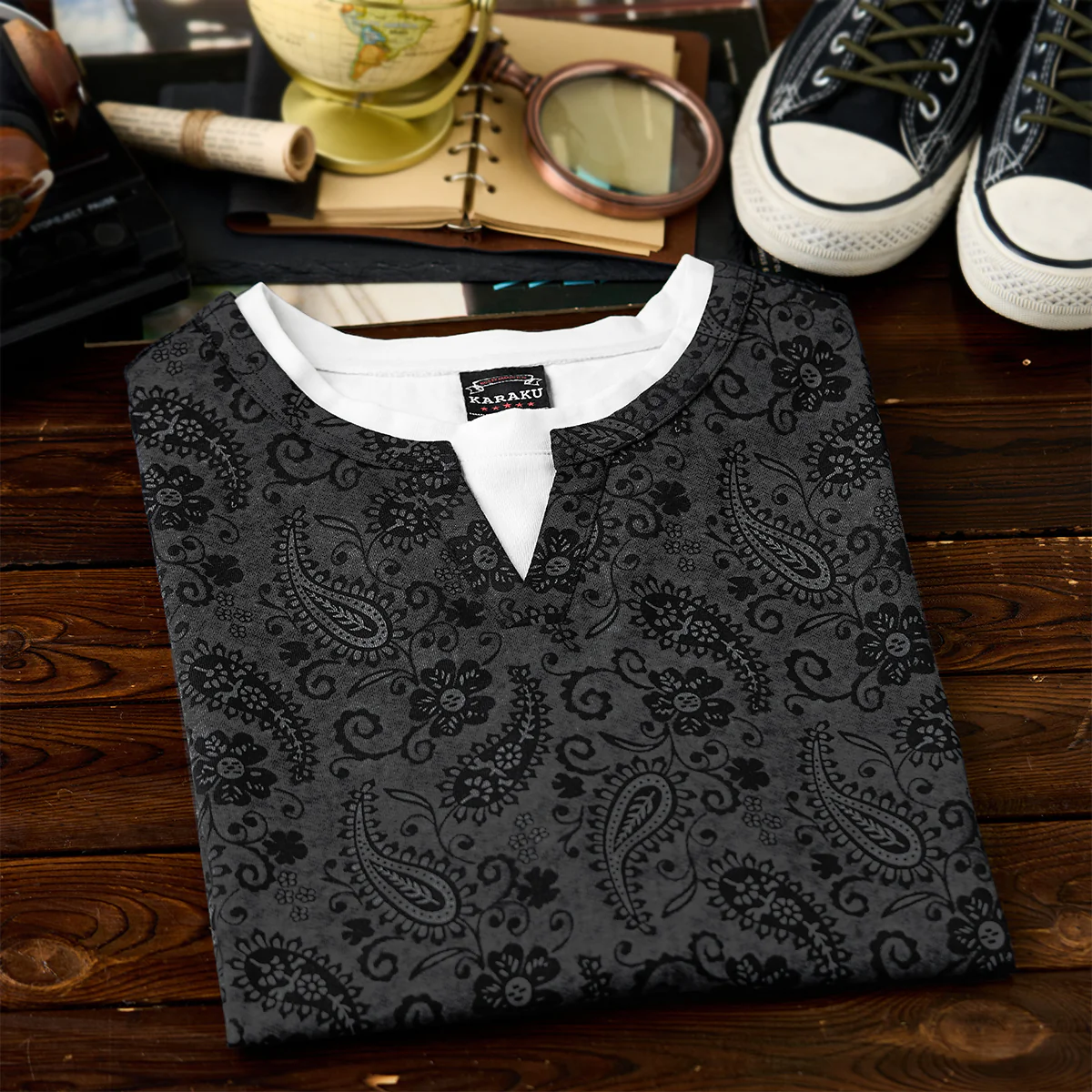 フェイクレイヤード仕様　Vネックペイズリー総柄コットンTシャツ - Image 4