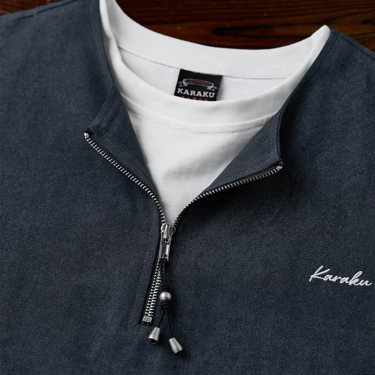 SORONA®涼感機能 刺繡入りハーフジップフェイクレイヤードTee - Image 10