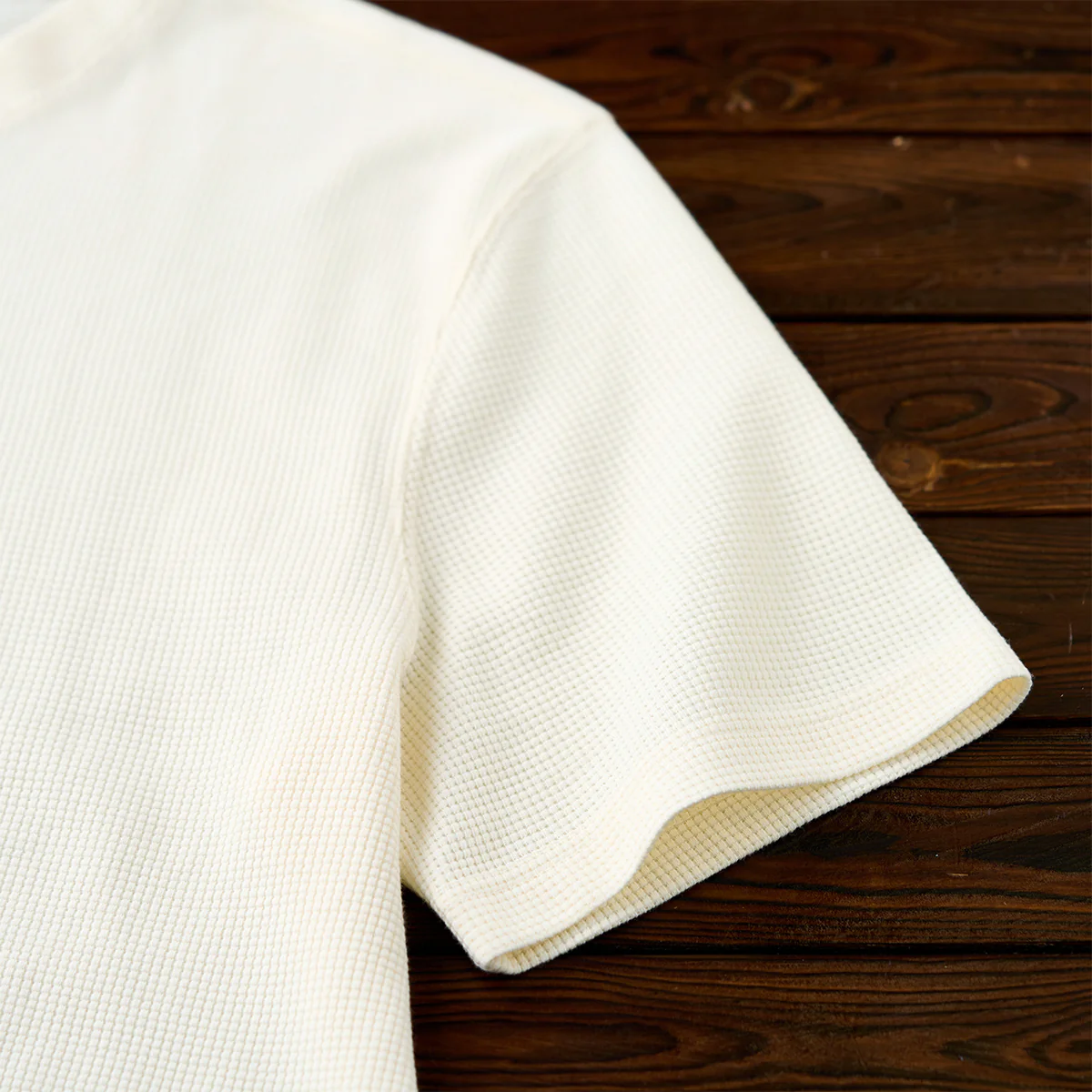 ターコイズ風ボタン付き ワッフルヘンリーTシャツ - Image 13