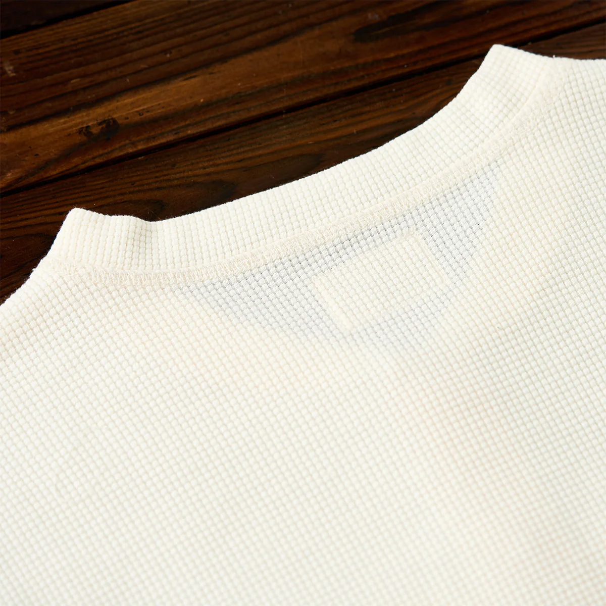 ターコイズ風ボタン付き ワッフルヘンリーTシャツ - Image 15