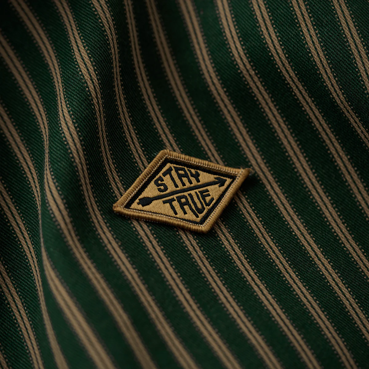 「STAY TRUE」刺繍ワッペン コーデュロイ切替裏フリースストライプシャツ - Image 13