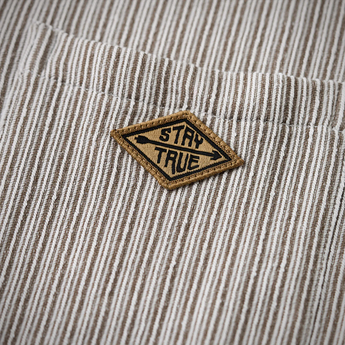 「STAY TRUE」刺繍ワッペン ストライプニットテクスチャキューバシャツ - Image 12