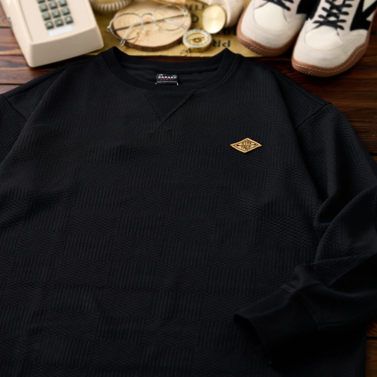 「STAY TRUE」刺繍ワッペン　裾ドローコード付きチェック織りニットロングT - Image 4