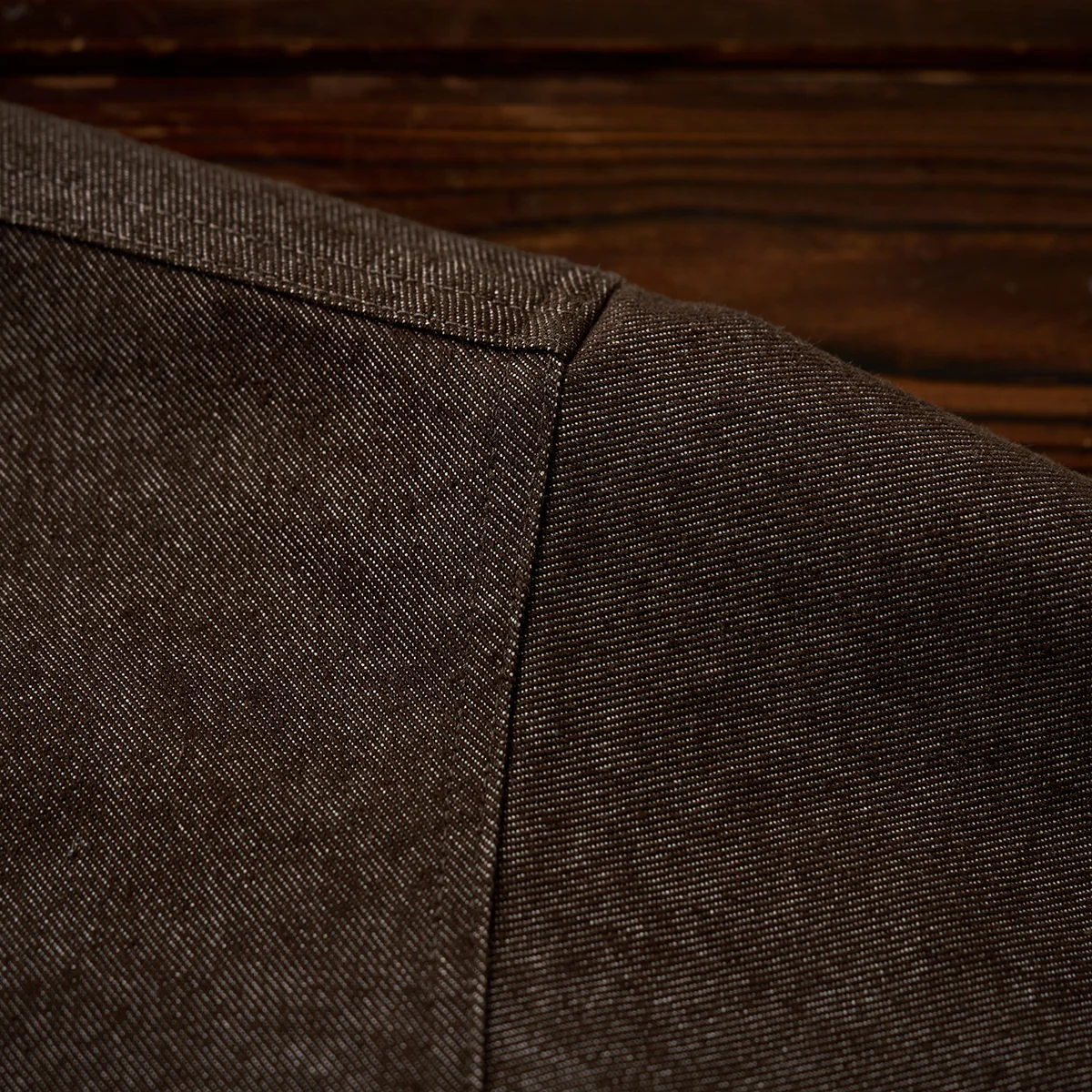 赤ヒモ付き　「Karaku」刺繡ロゴ 裏エスニック調柄デニム長袖シャツ - Image 17
