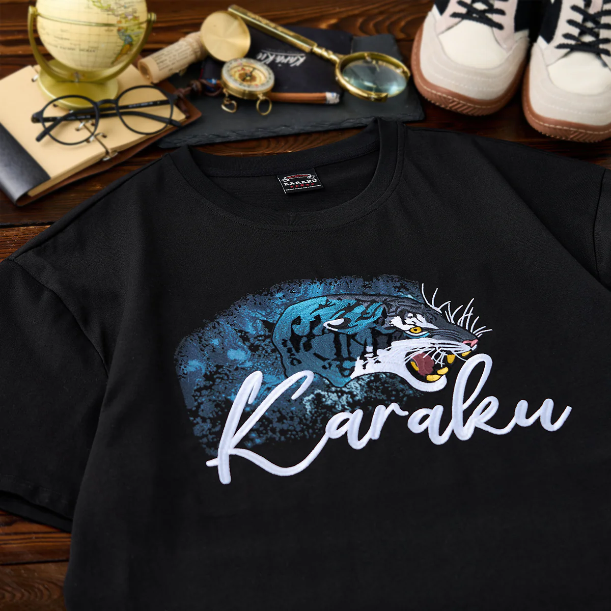 KARAKU×田中ラオウ「Bloom」プリント＆刺繍入りコットンTee - Image 4