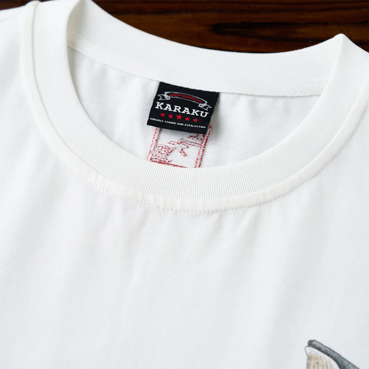 「KaraKuｘ365CAT.ART」紅白ヒモ付き　鯨と泳ぐ猫柄コットンTee - Image 11