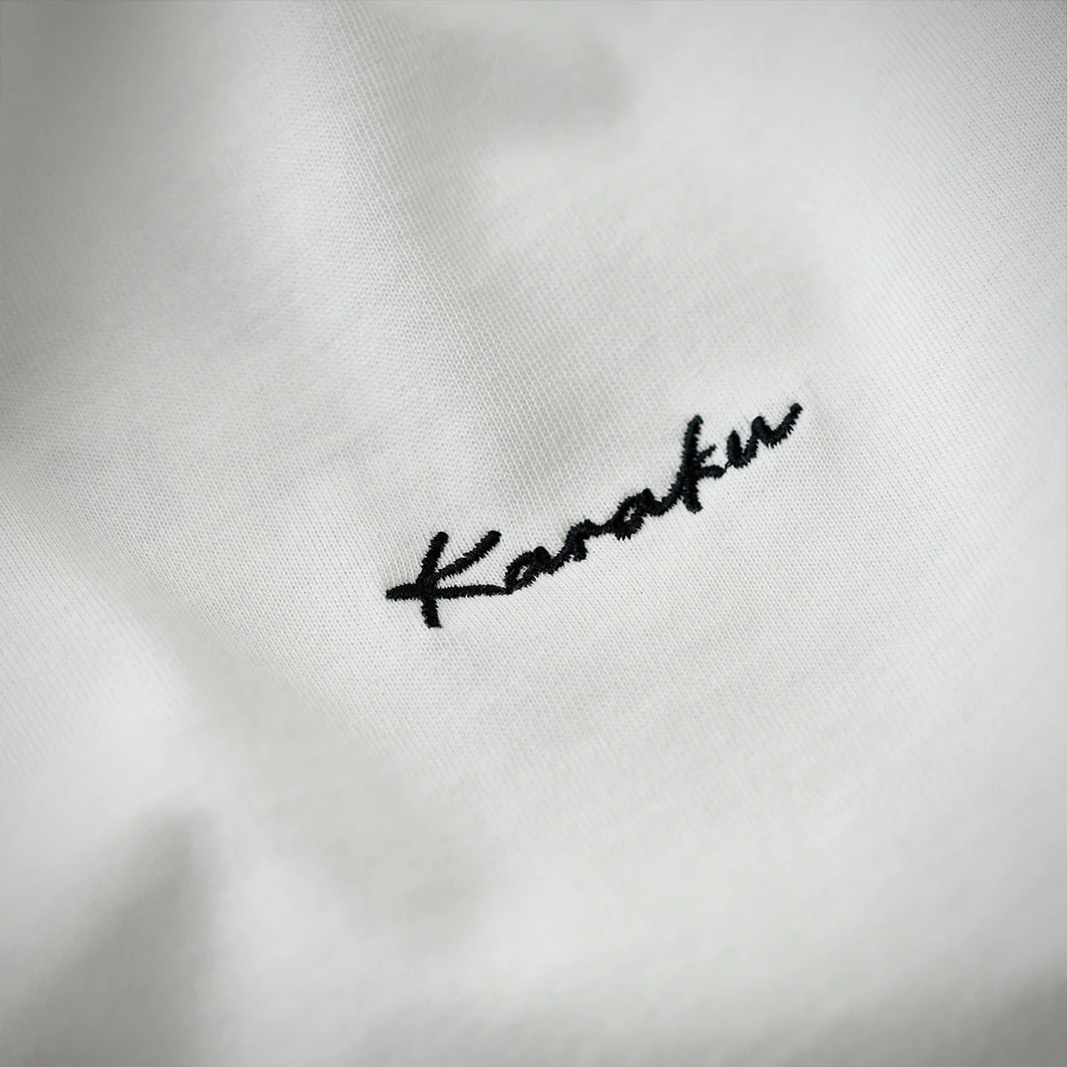 KARAKU×Koma 「異形百物語」踊る化け猫プリント&刺繡入りコットンTee - Image 17