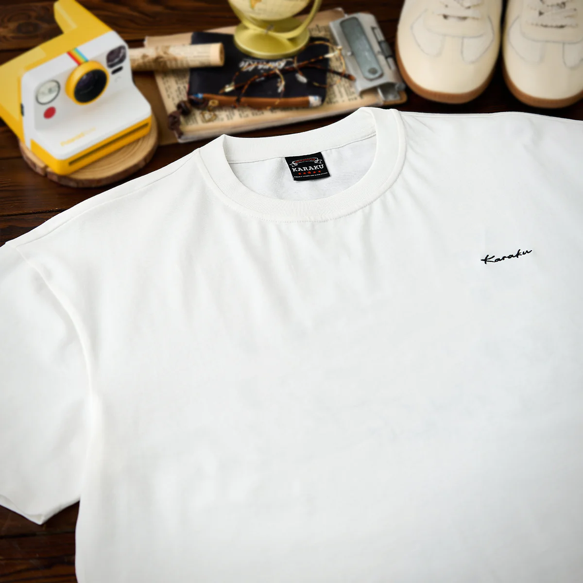 KARAKU×Koma 「異形百物語」踊る化け猫プリント&刺繡入りコットンTee - Image 6
