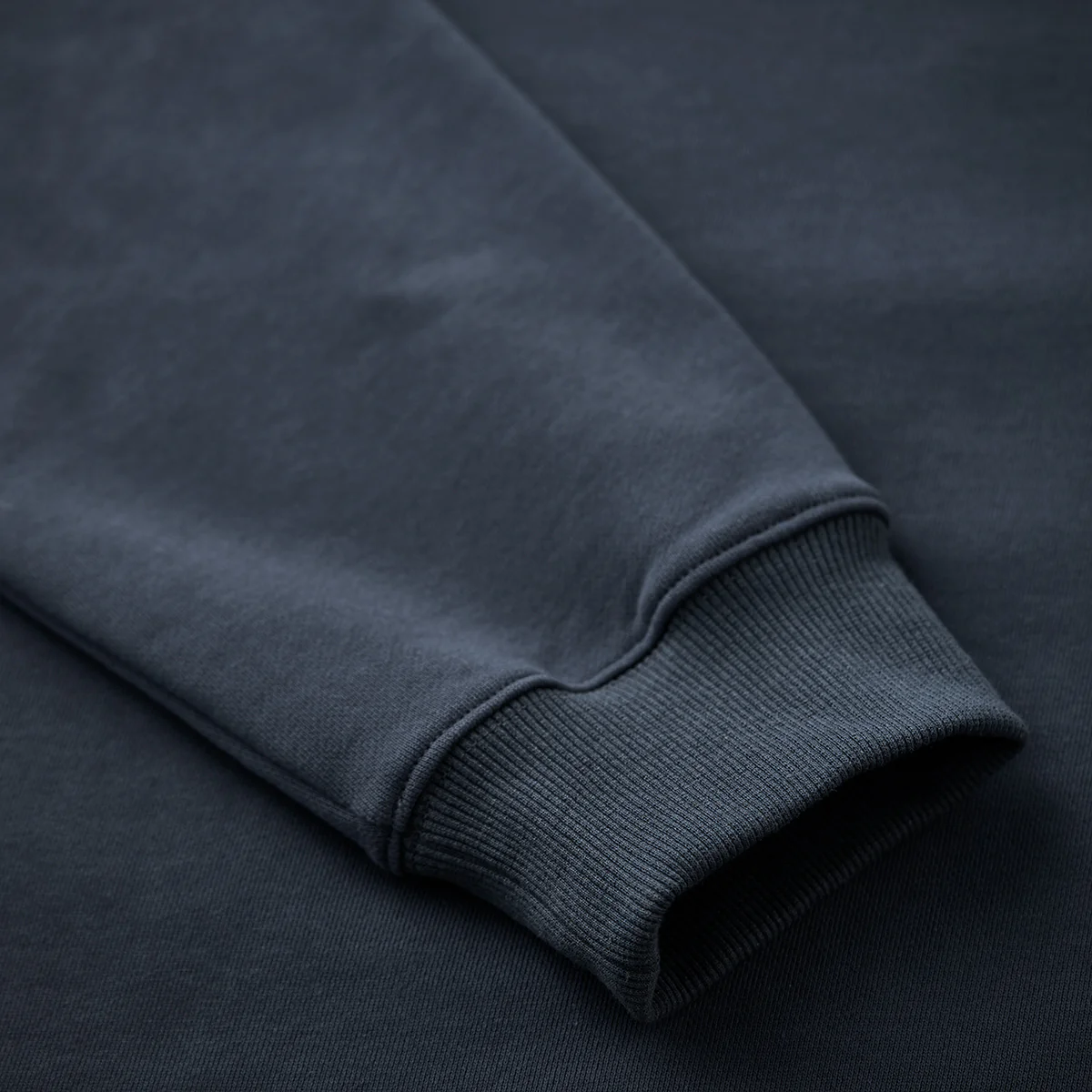 「KaraKu」刺繡＆「般若面・侍猫」プリント　裏パイルVガゼットスウェット - Image 12