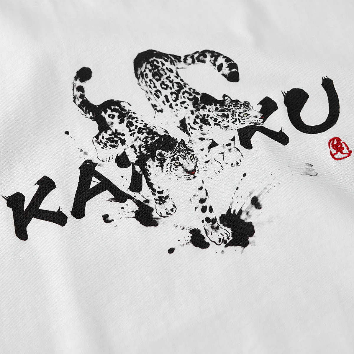 Karaku×川又聡「雪豹・足元に飛び散る墨」プリント＆刺繡入りコットンTee - Image 7