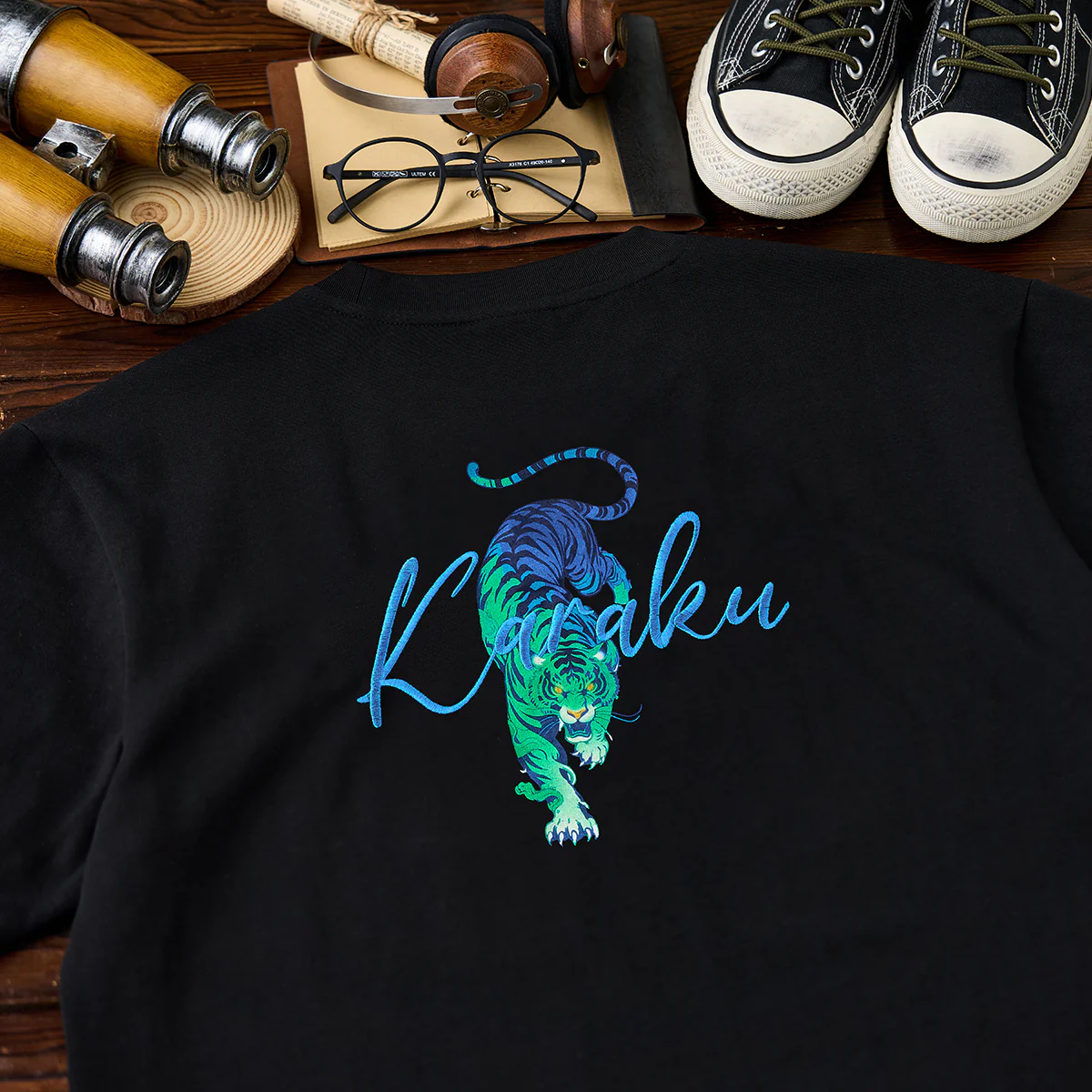 【予約】「光る目をした虎」プリント＆虎・KaraKu刺繡入りコットンTee - Image 5