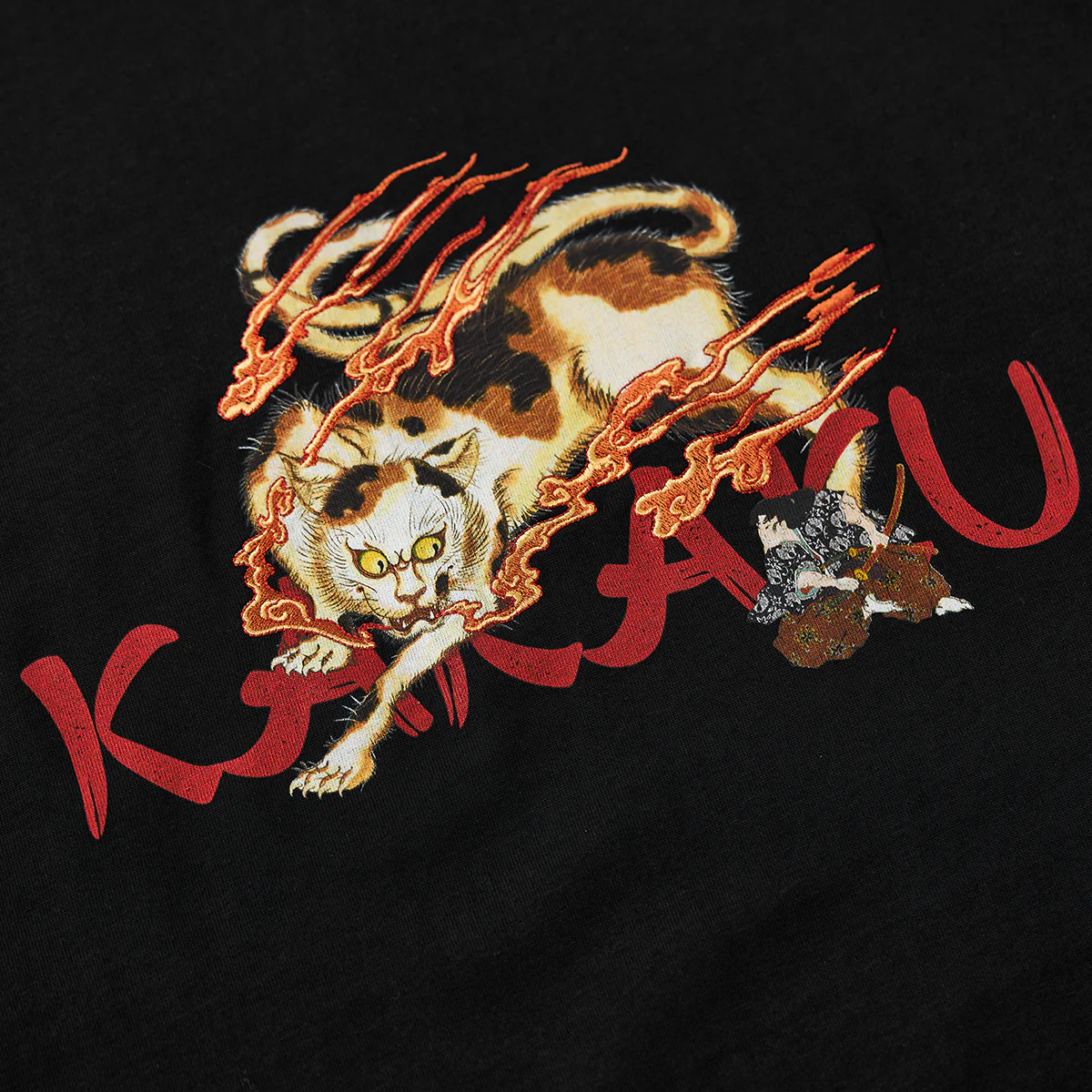 Karaku×Koma 「異形百物語」プリント&刺繍入りコットンTee - Image 13