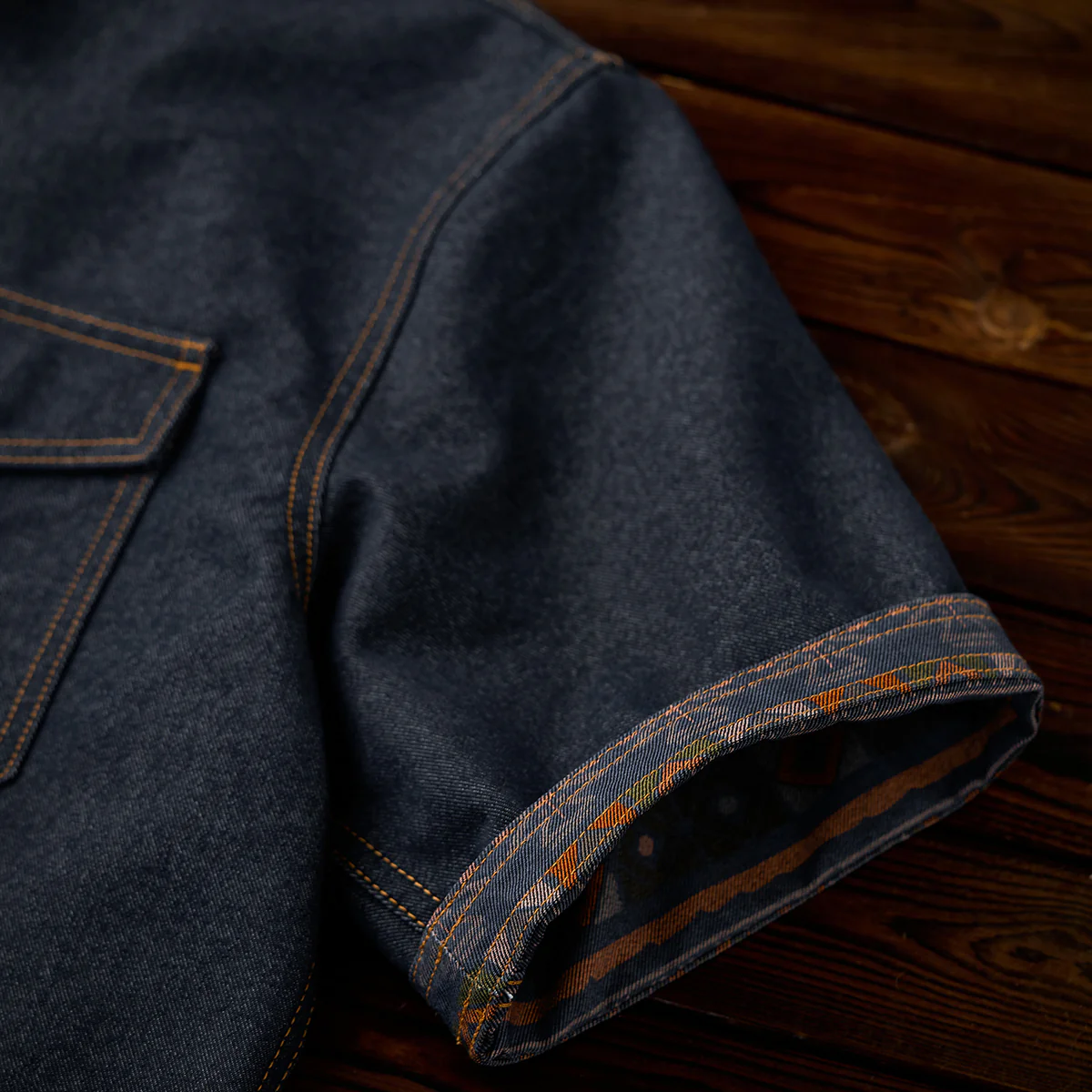 「KaraKu」ロゴ刺繡 紅白ヒモ付き裏エスニック調柄デニムシャツ - Image 11