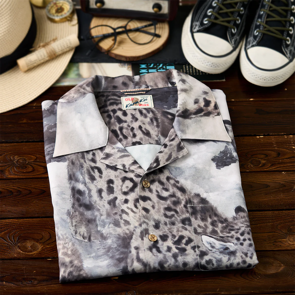 Karaku×川又聡「雪豹・Snow leopard」プリントアロハシャツ - Image 5
