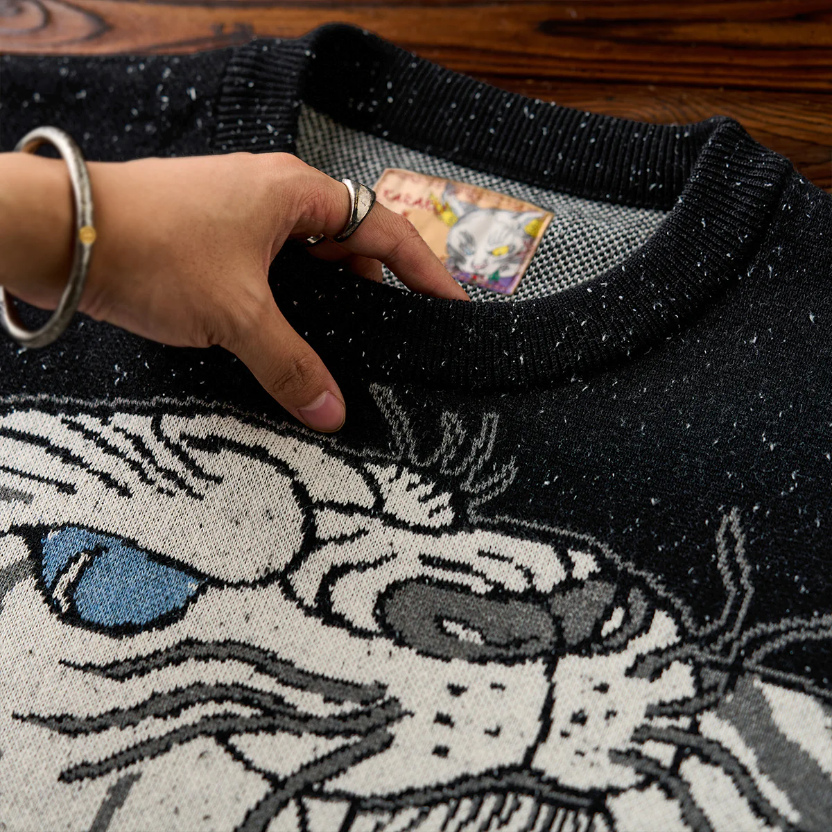 KARAKU×石黒亜矢子「白虎」ジャガード織り 杢ニットセーター - Image 12