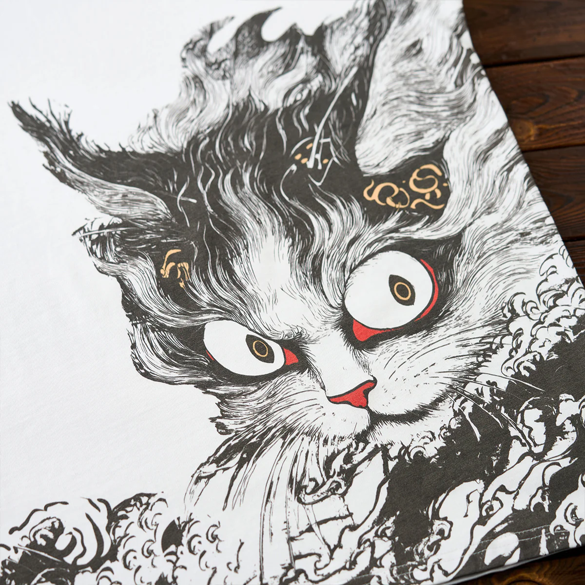 民間伝承「化け猫」浮世絵風プリント入りコットンTee - Image 7